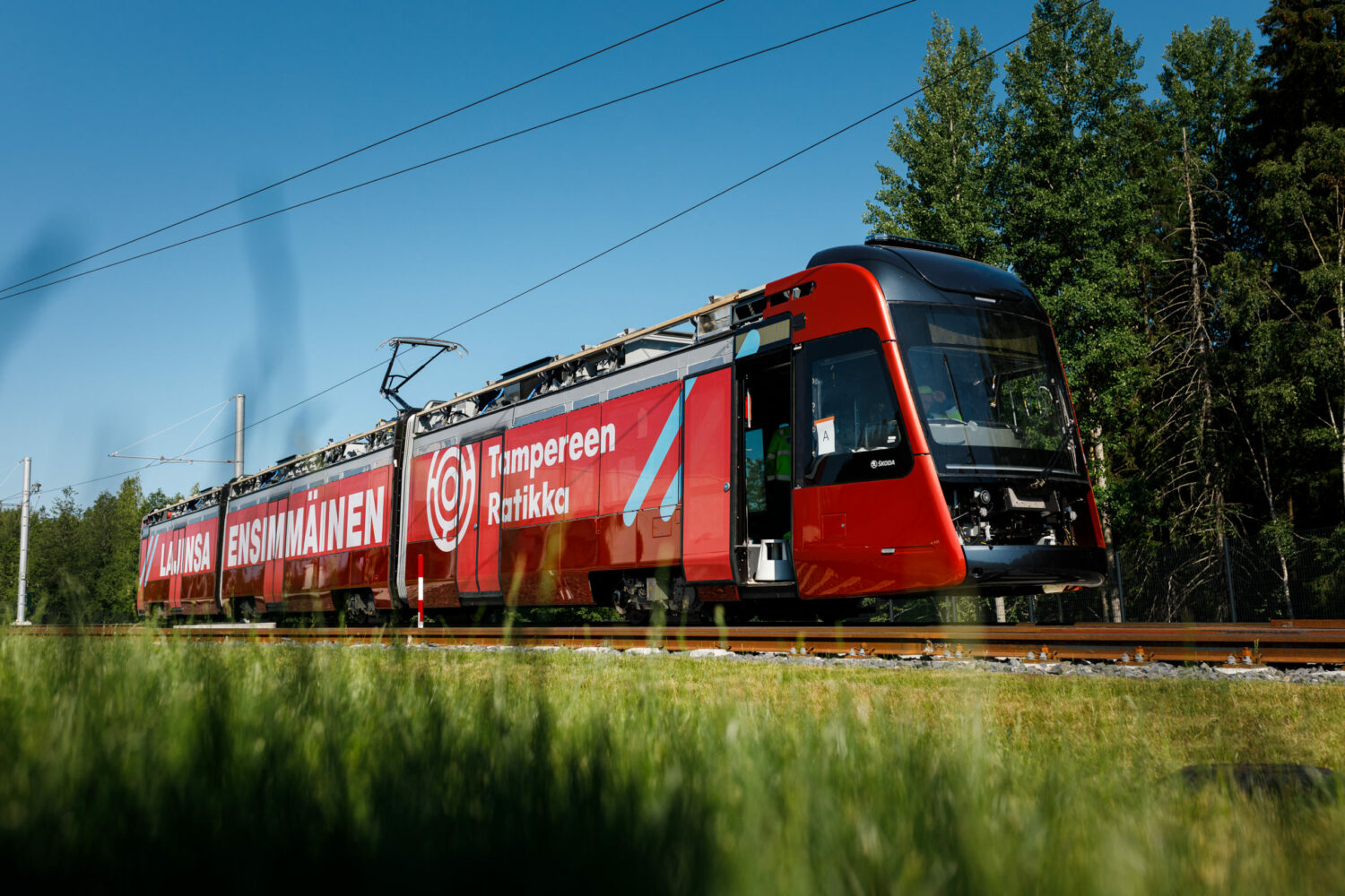 Ratikkamainos Tampere | Digitaalinen mainonta | Koko päivä 06-24 1