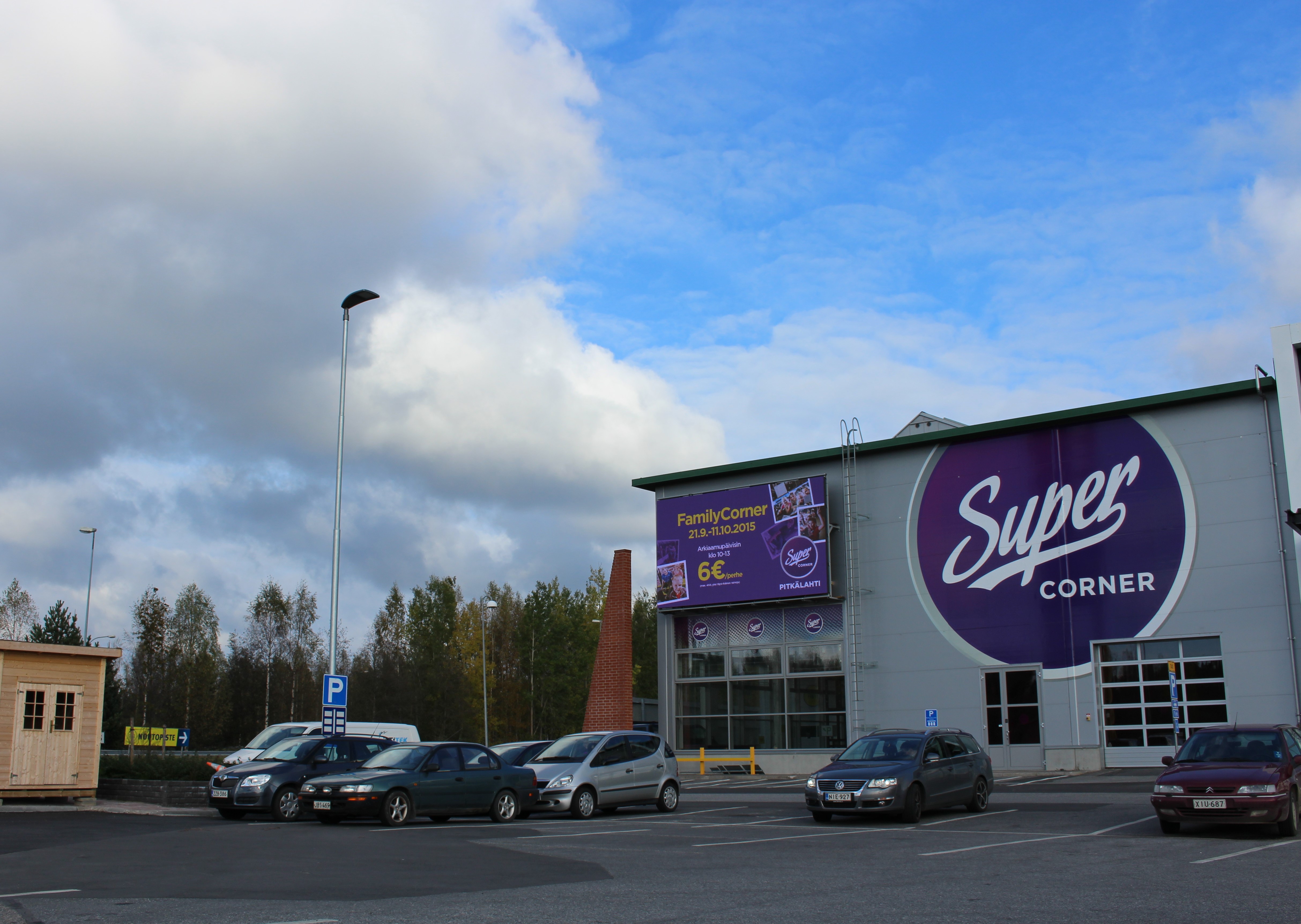 Shopper Digital Jyväskylä | 12 LED-suurtaulua & 6 Pystynäyttöä 4