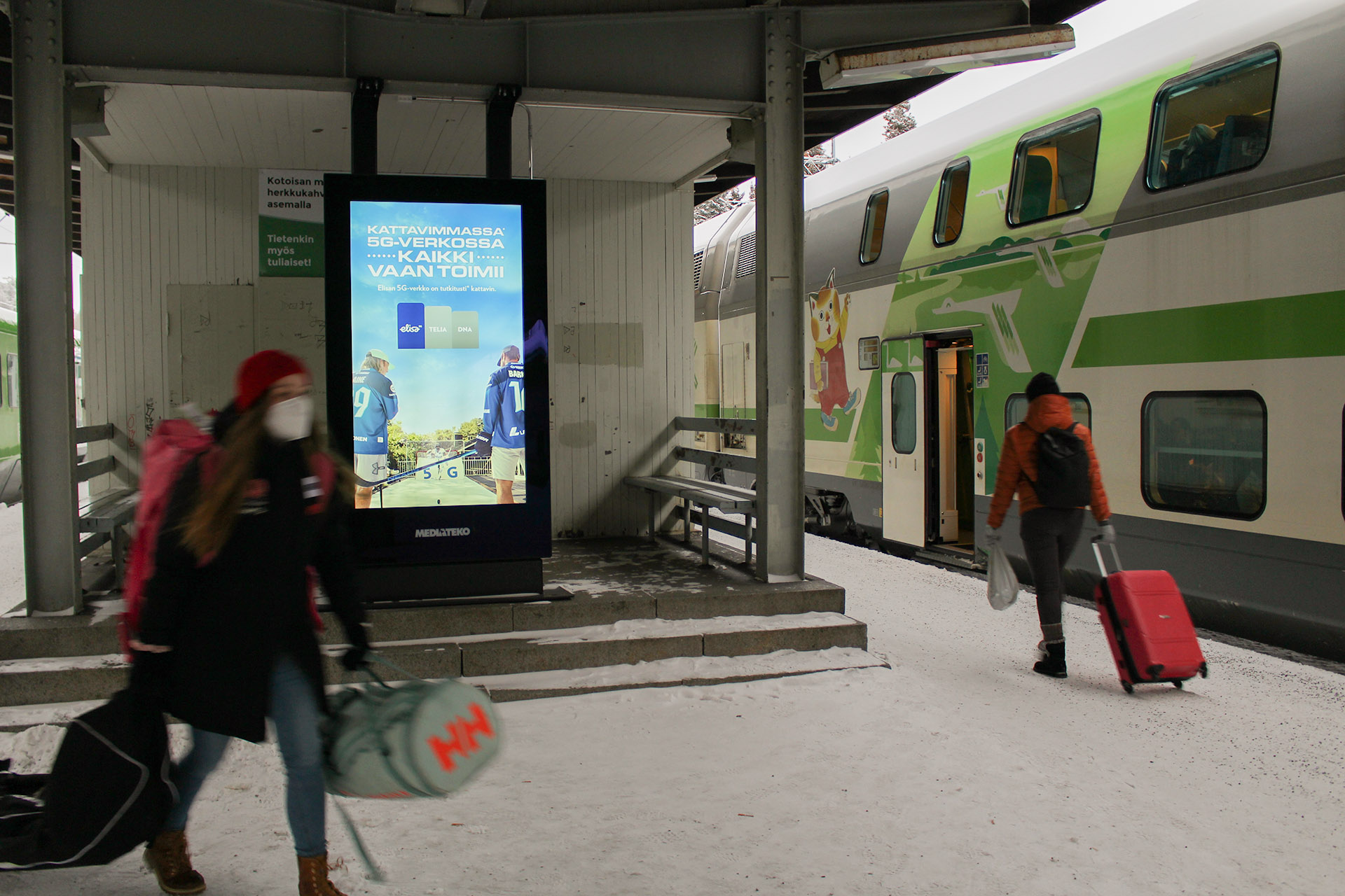 Asemamainonta  Kuopion rautatieasema | 2 pystynäyttöä 5
