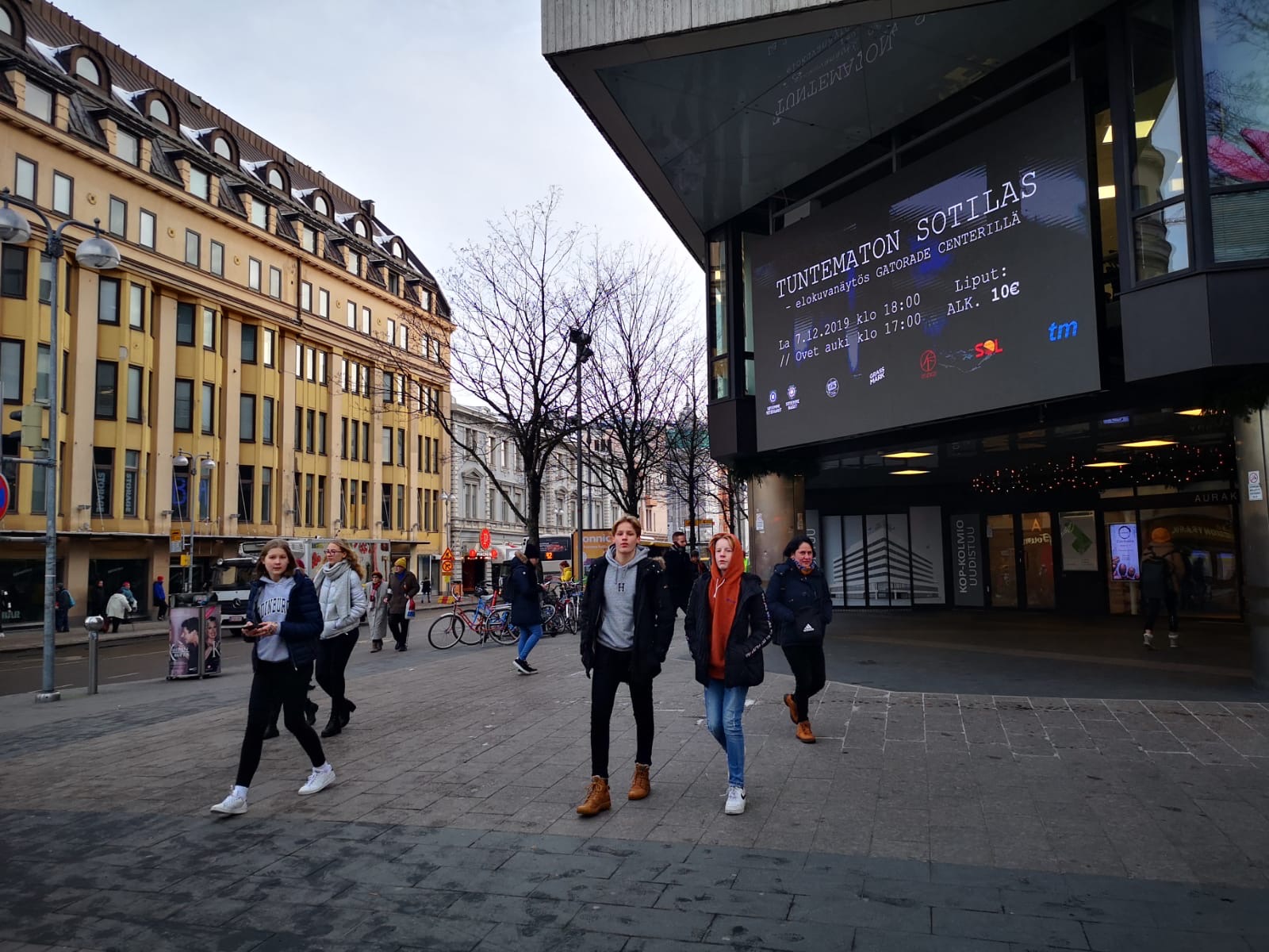 City Digital Turku | 1 LED-suurtaulua & 11 pystynäyttöä 1